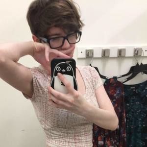 Meet your Posher, Exie